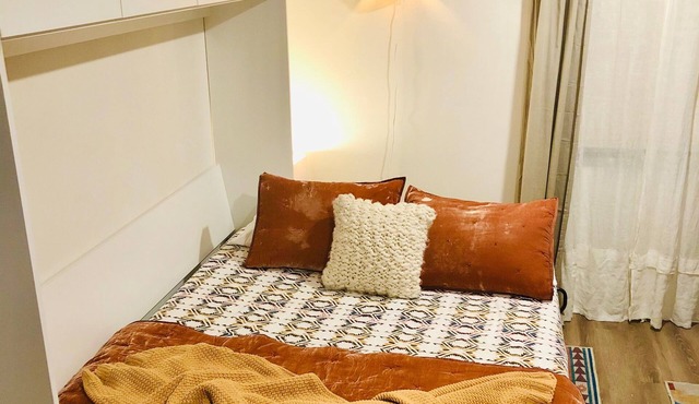Private New Attached Studio/Mother in Law Unit , 1 mile to Palm Springs!