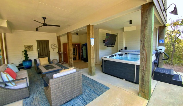 Private Oasis - Golf Cart, Hot Tub and Sauna!