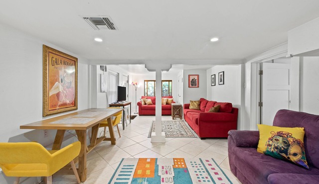 Quaint Apt in Bayou St John — Steps to City Park and close to the fairgrounds