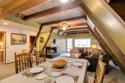 Quaint + Rustic A-Frame < 5 Mi to Plumas-Eureka!