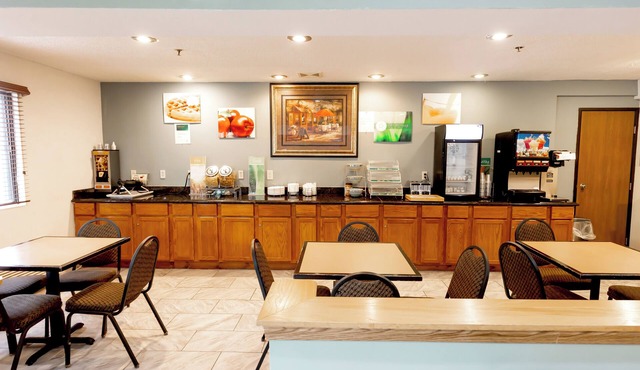 Quality Inn & Suites Marinette