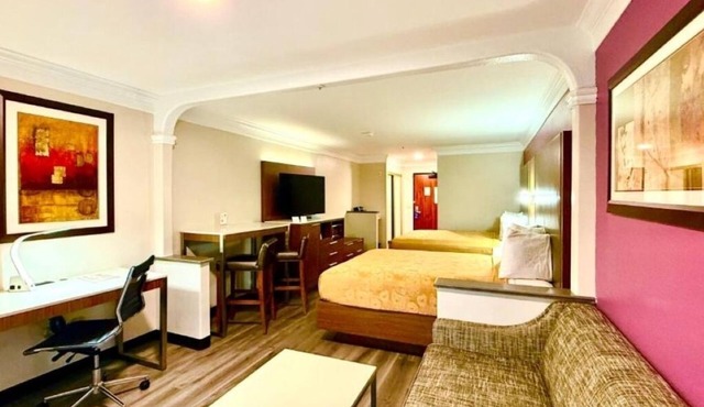 Quiet and Spacious Suite Near Hollywood Walk of Fame – Ideal for Families