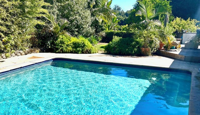 Ranch living close to the beach with Swimming Pool & Jacuzzi