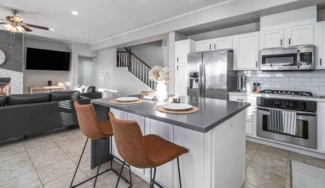 Relaxing, 4BD, 2 King Bed, Panoramic View & Hot Tub