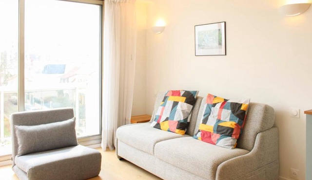 Renovated studio with quiet balcony