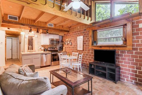 Riverfront Angler's Cabin in Fairhope w/Deck!
