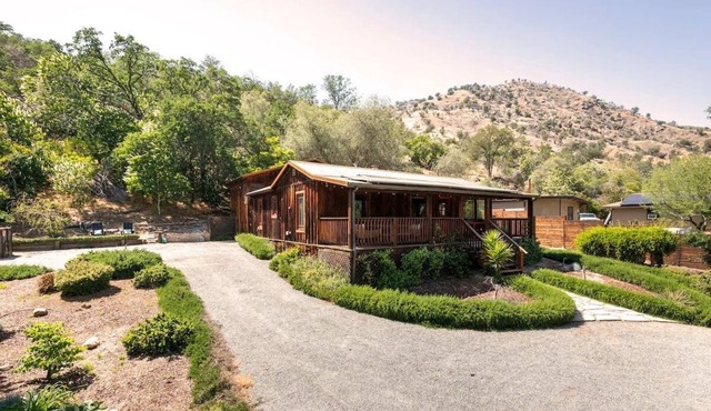 Riverfront Cabin - Private River Access & Hot Tub