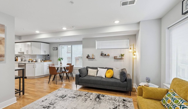 Rooftop/5min Museum of Art/3BD3BA/Patio/King/Free Parking/10min Liberty Bell