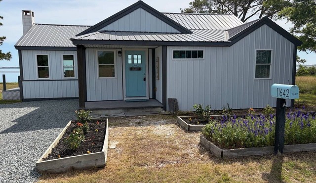 Saltwater Serenity Waterfront Cottage