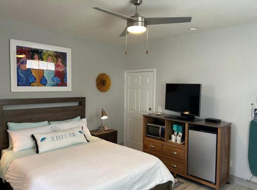 Sandy Toes Studio