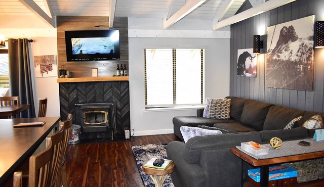 Seasons 4 164 is a newly remodeled corner condo close to Village, Canyon Lodge and Lakes