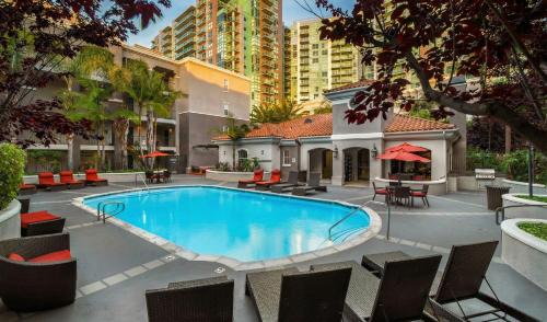 Serene 1BR & 2BR MDR Escape Minutes to Venice Beach with Spa & Gym