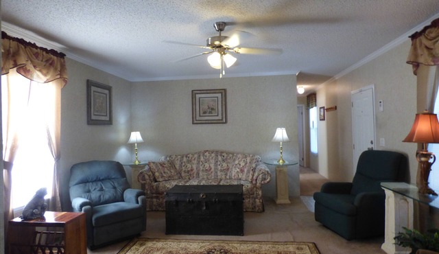 Serenity and peace only 15 miles from M.S.U., centrally located, pets considered