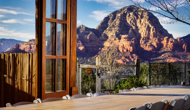 Sky Ranch Lodge