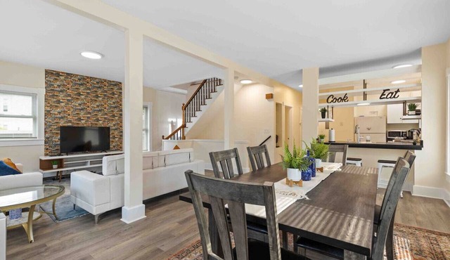 Skyrise Two Stories - Centrally Located