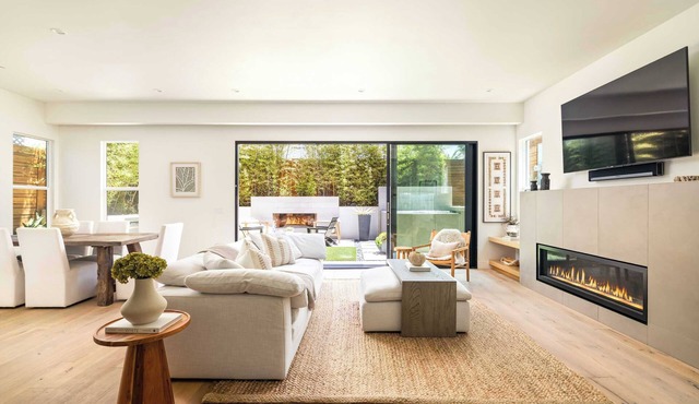 Sleek Beach House | Spa, Fire Pit & Ocean Views