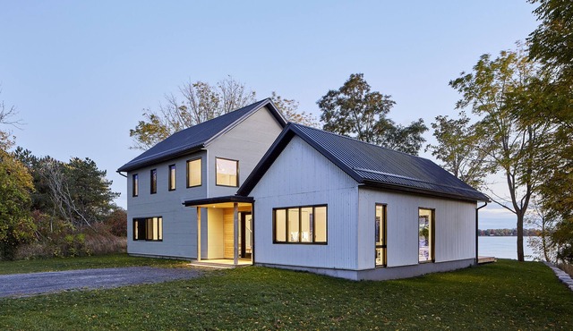 Smith's Bay Waterfront Lake House
