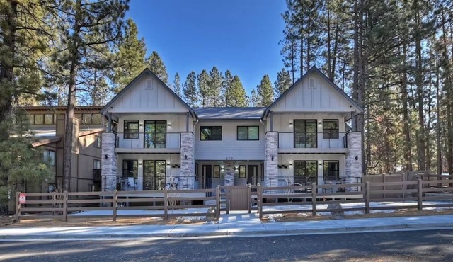 Snow Summit Luxury 8BR | Hot Tub | EV | Sleeps 28