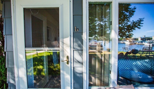 Snug Harbor Inn - Cottage 1A