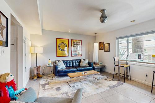 Sordid Lives Condo - 3202