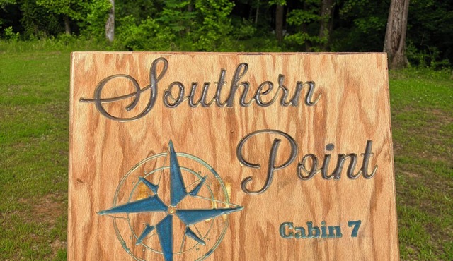 Southern Charm Sardis cabin 2-bedrooms with A/C, WiFi, and satellite TV