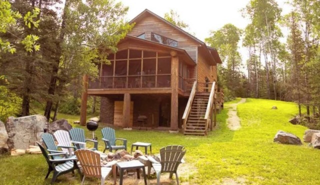 Spacious Cabin on the lake