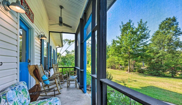 Spacious Family Home Near Waveland Beach!