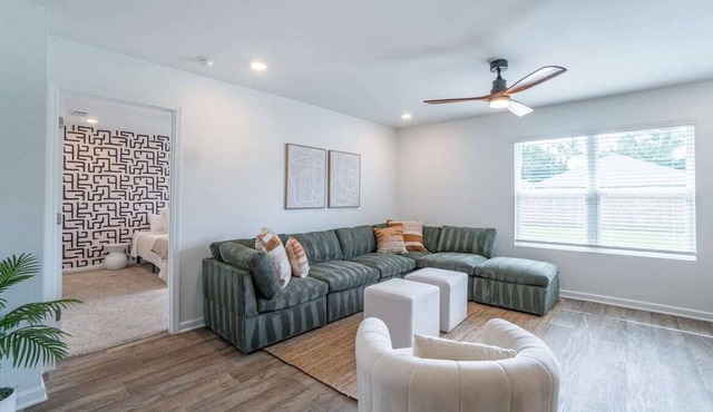 Spacious Fun Cozy Cottage in Foley - 10 Mins to OWA!
