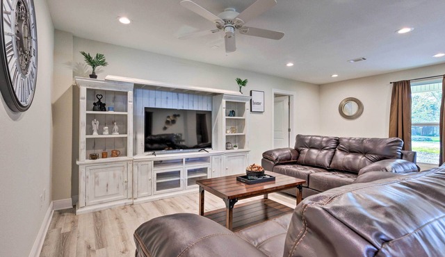 Spacious Gulfport Home w/Yard: 1 Mi to Beach