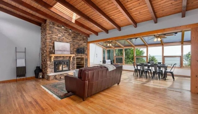 Spacious Home on Lake Altoona- Firepit, Theater, Gym