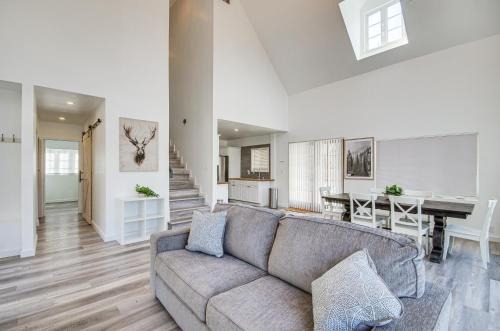 Spacious Lexington Home w/Fire Pit: Hunt & Fish!