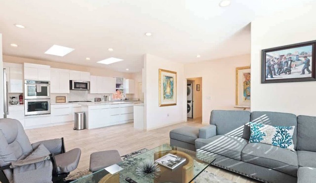 Spacious Single Level Home In Poway