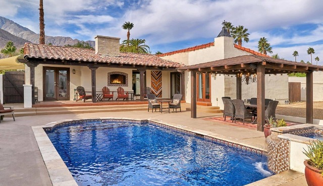 Spanish-California Villa with Detached Casita - Sleeps 6