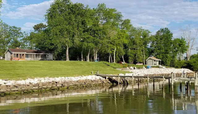 Spectacular Waterfront Retreat with Pier