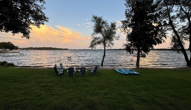 Stay at The View on Madison: Beautiful, spacious home on Madison Lake!