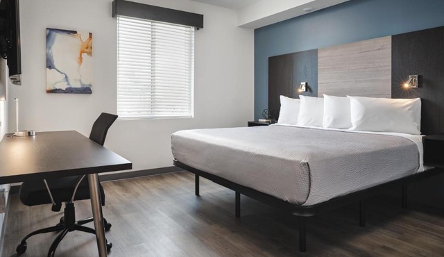 stayAPT Suites Madison-Greenbrier