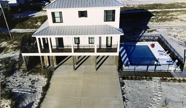 Steps away from the beach, POOL- shared between 3 houses-
