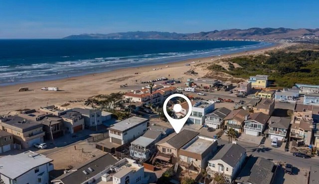 Steps to Beach: Fire Pit, Surfing & Dunes Access. Perfect for two couples!