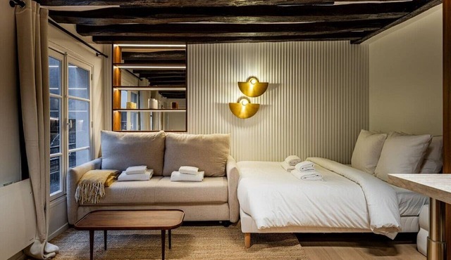 Studio for 2 People #Île Saint-Louis #Along the Seine, Near Notre Dame