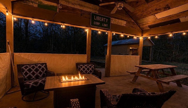 Stunning Creek-side Cabin Rental for Family Friendly Stays in Liberty, Mississippi