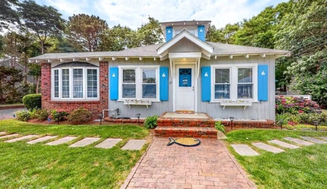 Stunning Home - Modern - Flip Flop Paradise! (900 Ft from Beach & Dog Friendly)