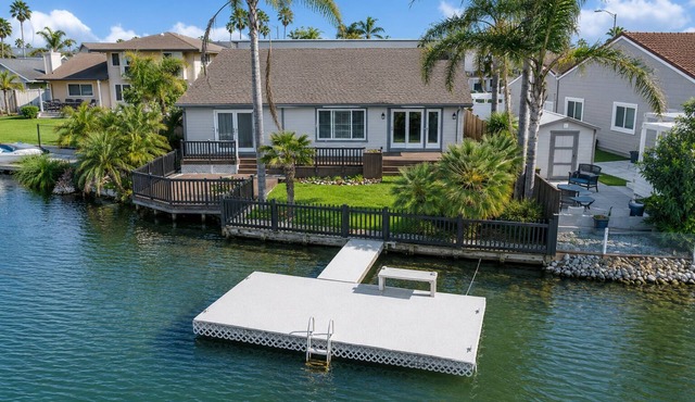 Stunning Views Beautiful Lakehouse