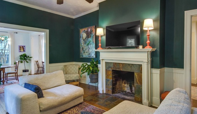 Stylish Jackson Home: Walk to Dining & Shops!