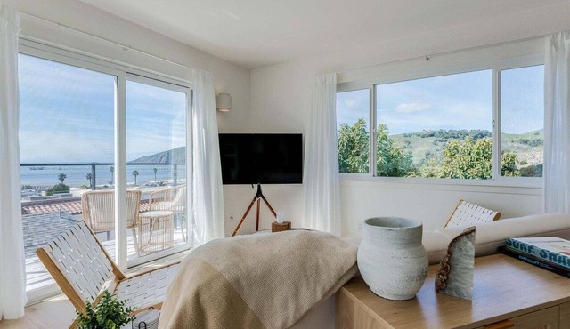 Sun-Drenched Coastal Retreat: Luxe 2-Bed Condo Walkable to Avila Beach!