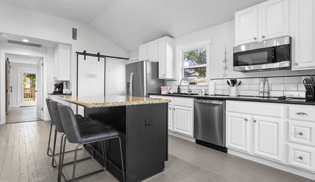 Sun-Kissed Coastal Retreat: Between Ocean Springs & Biloxi