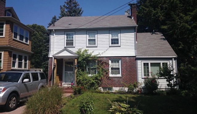 Sunny Jamaica Plain Family Home Near Arboretum & Public Transportation
