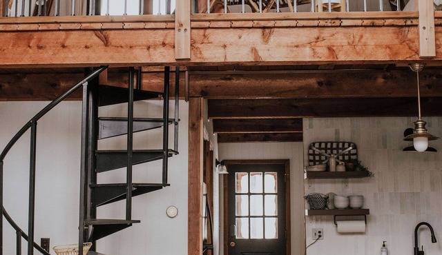 Tall Moon Cabin