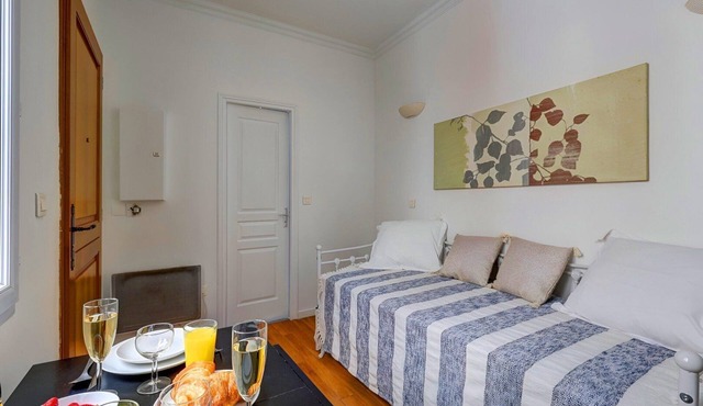 TBS 205 - Charming apartment in Paris