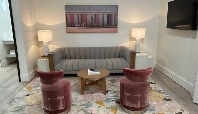 The 610 Flats: Colorful Corner #23