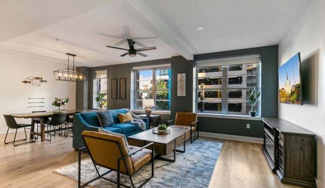 The Big Easy's Finest: 4-Bedroom Luxury Condo in New Orleans